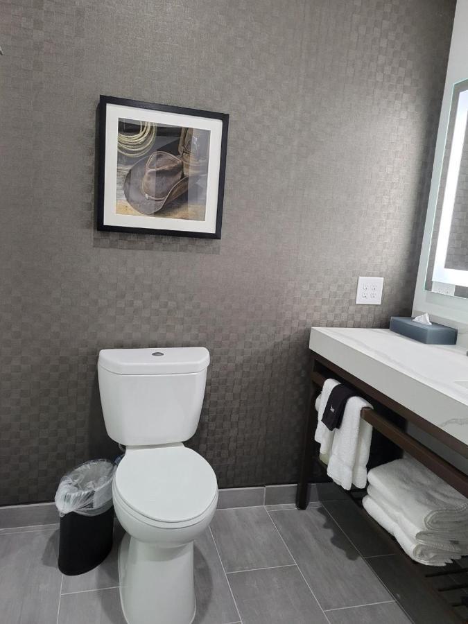 La Quinta Inn & Suites By Wyndham Terrell Extérieur photo