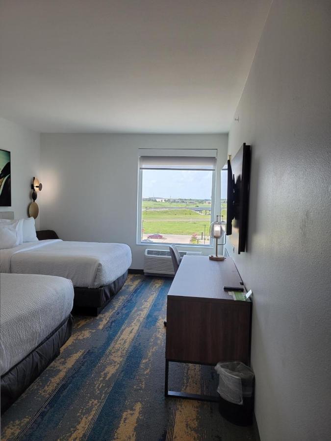 La Quinta Inn & Suites By Wyndham Terrell Extérieur photo