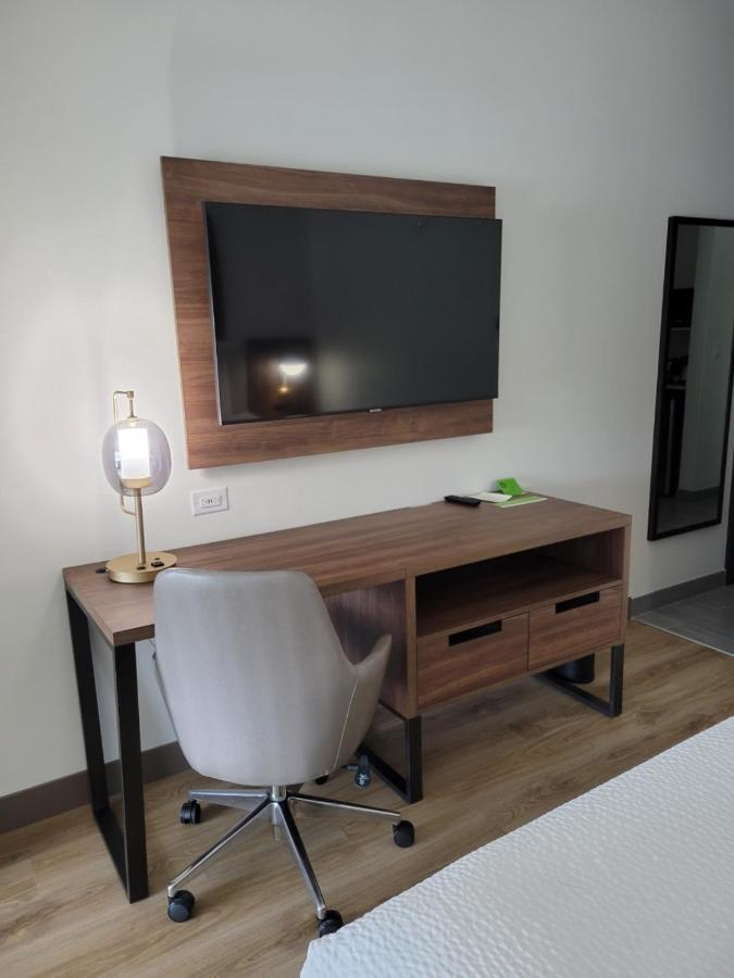 La Quinta Inn & Suites By Wyndham Terrell Extérieur photo
