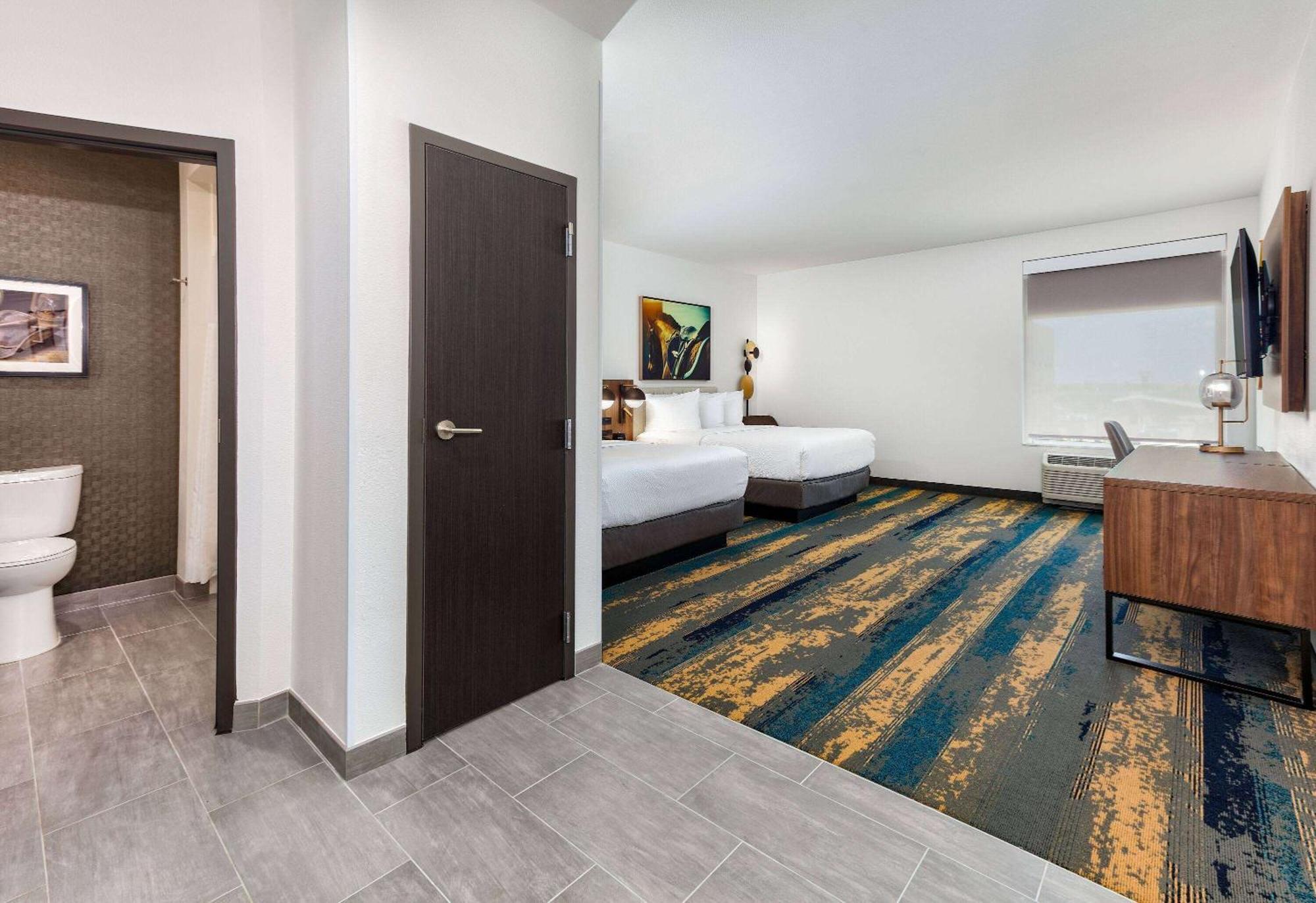La Quinta Inn & Suites By Wyndham Terrell Extérieur photo