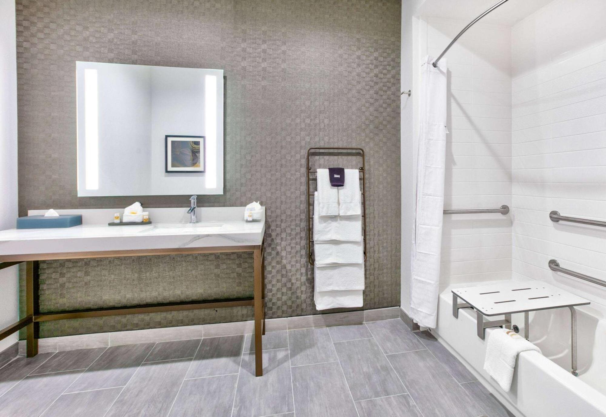 La Quinta Inn & Suites By Wyndham Terrell Extérieur photo